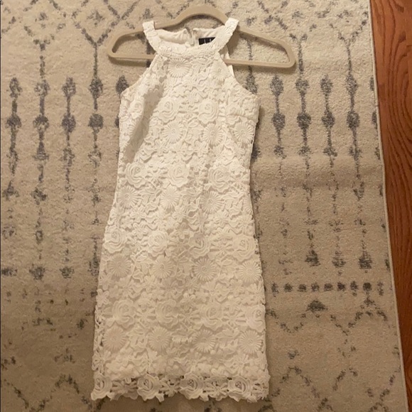 Lulus Dresses & Skirts - lulus xs lace flowery dress